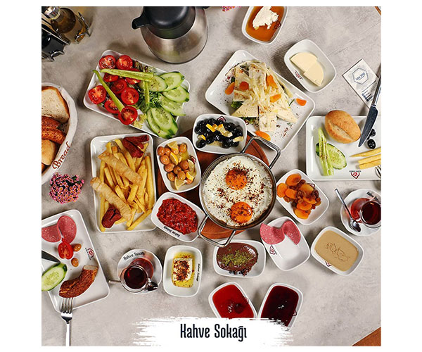 Sıcak Kahvaltı Tabağı