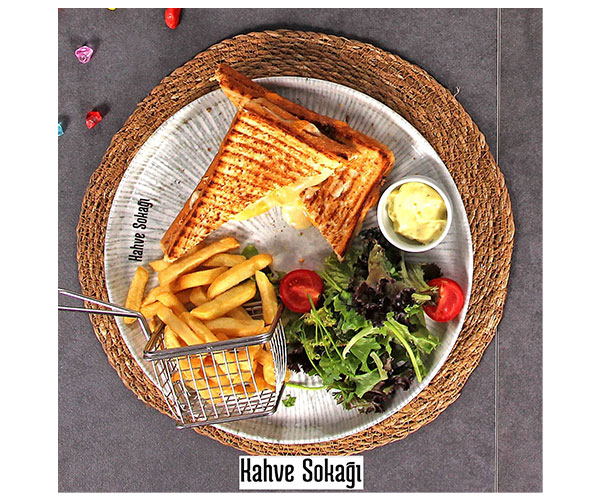 4 Peynirli Tost