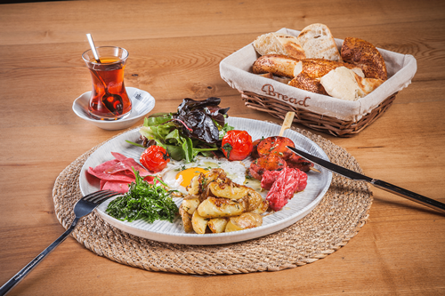 Ayaküstü Kahvaltı (Tek Kişiliktir)