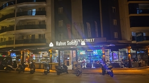 Coffee Street                           kahve sokağı kapak görseli